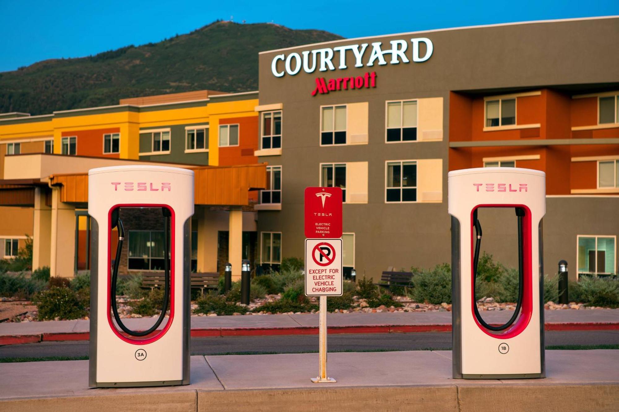 Courtyard By Marriott Glenwood Springs Hotel Exterior photo