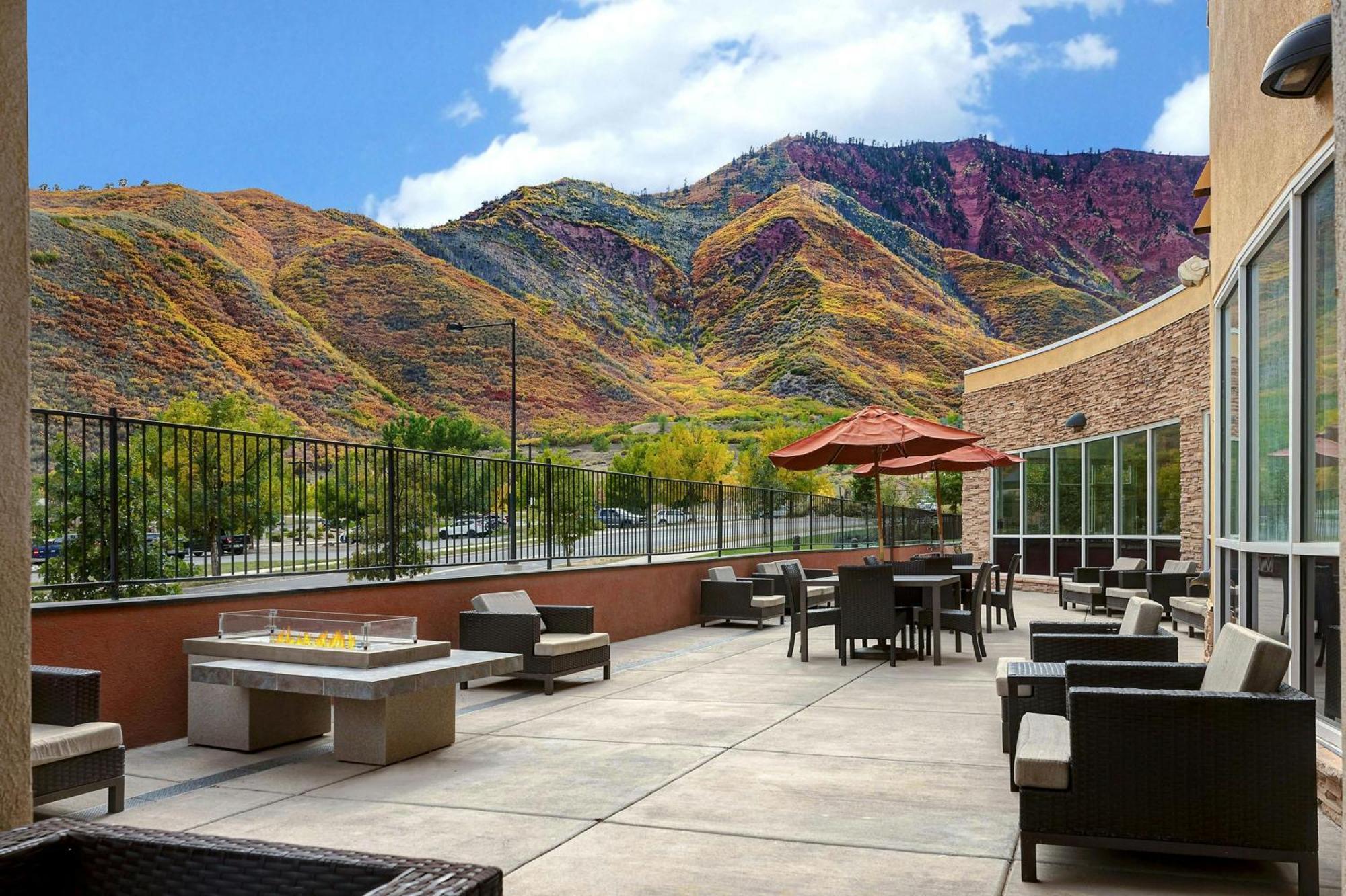 Courtyard By Marriott Glenwood Springs Hotel Exterior photo